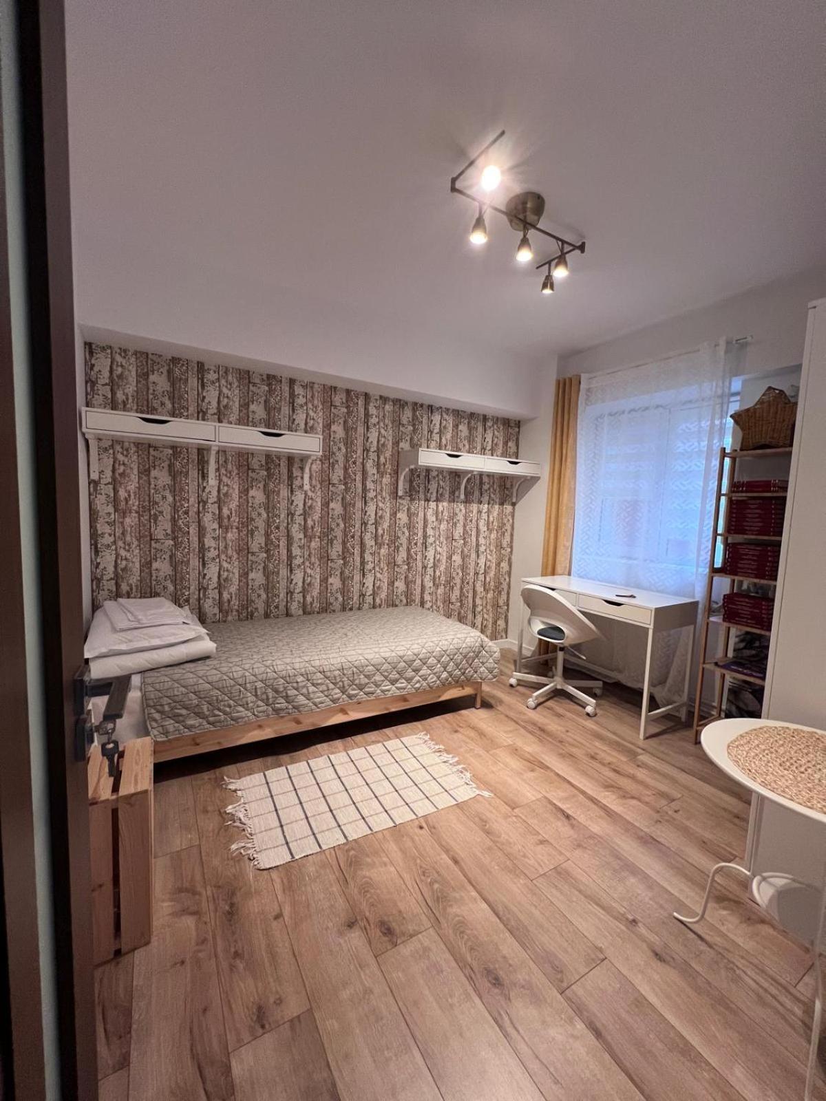 Central-home Targu Jiu